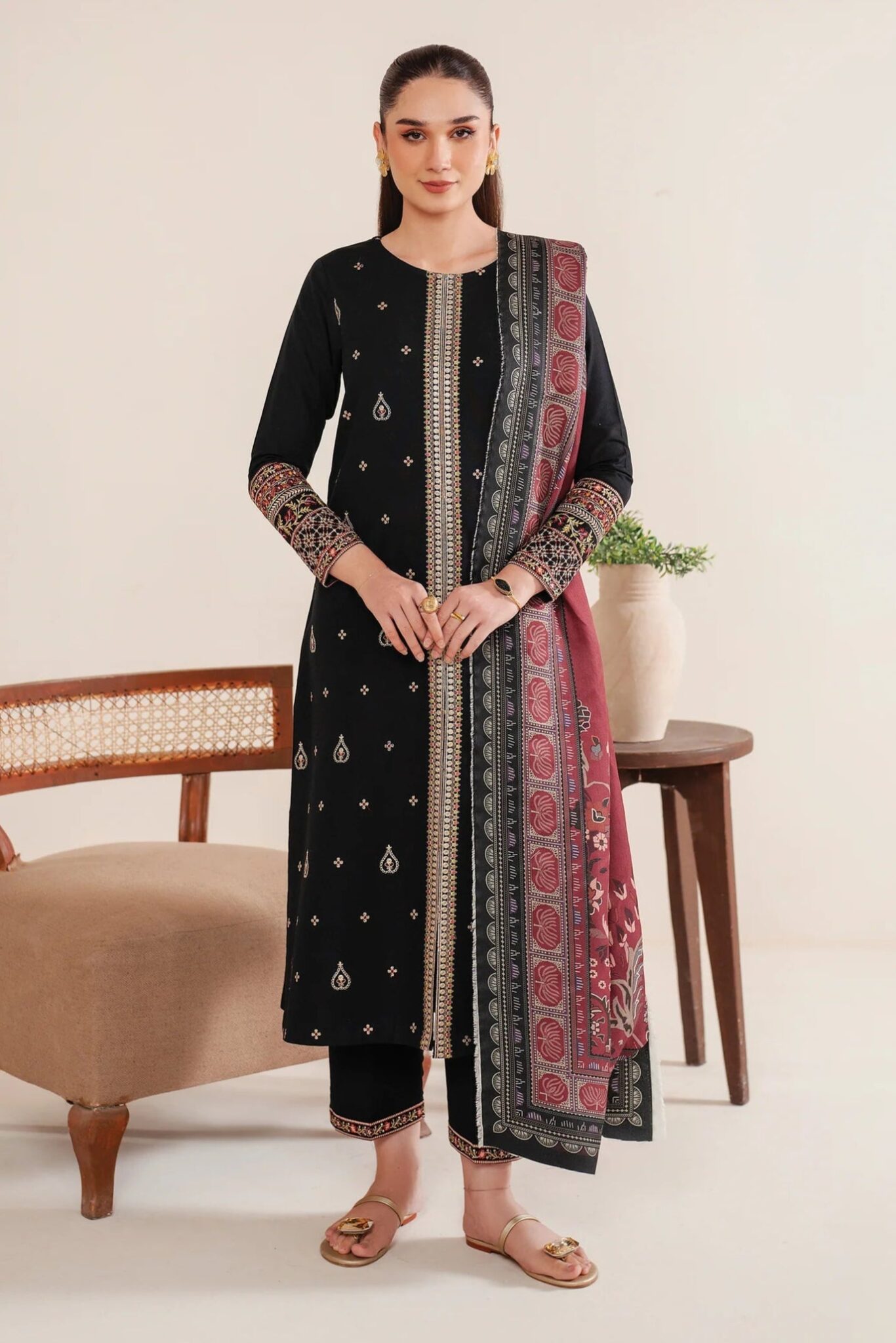 3 PIECE - EMBROIDERED LAWN SUIT - UNSTITCHED