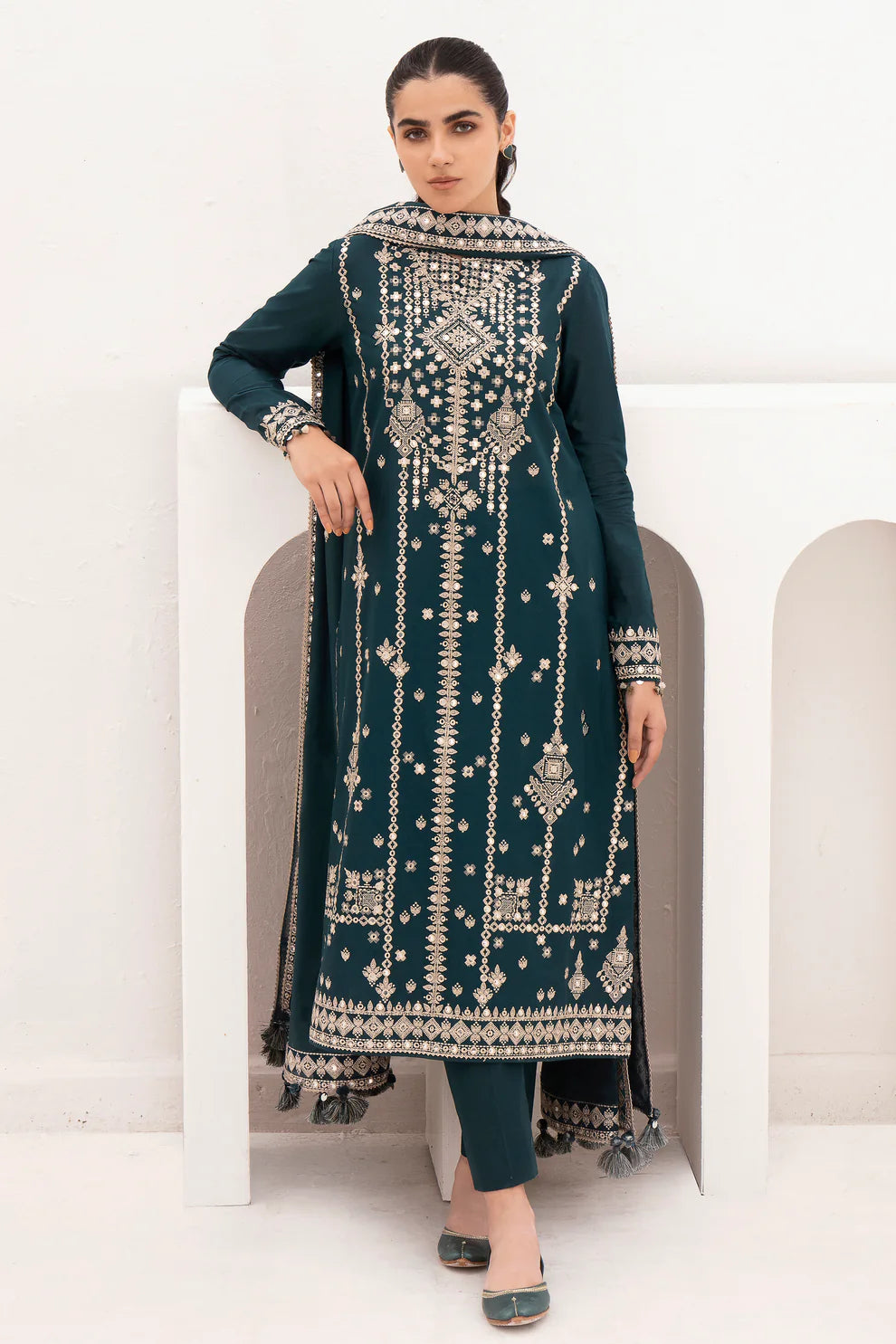 3 PIECE - EMBROIDERED LAWN SUIT - UNSTITCHED