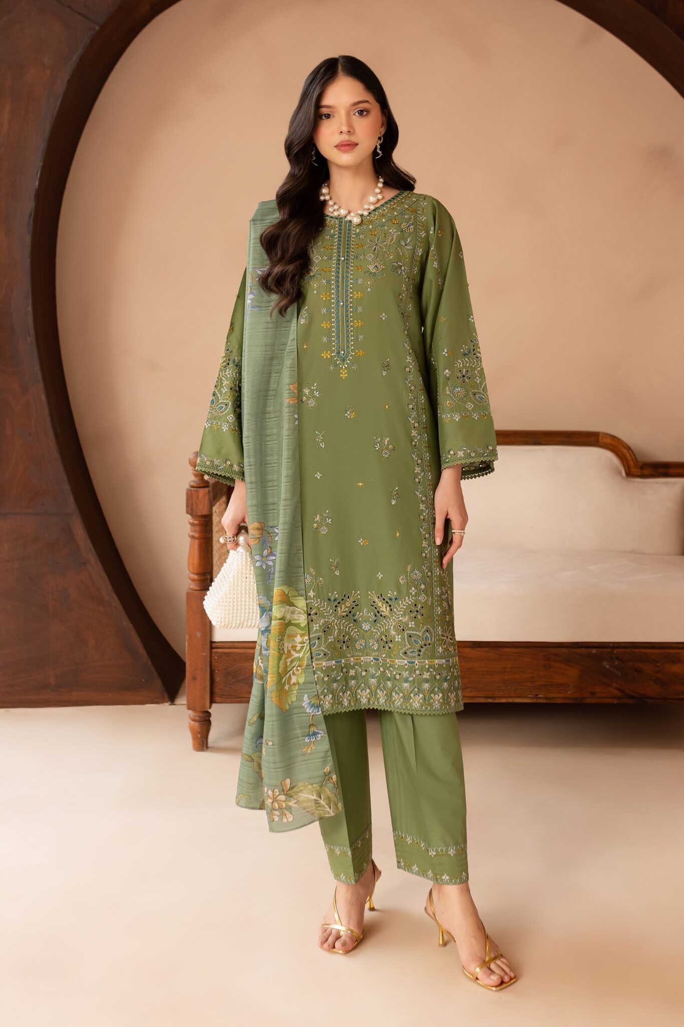 3 PIECE – EMBROIDERED LAWN – UNSTITCHED – 37000