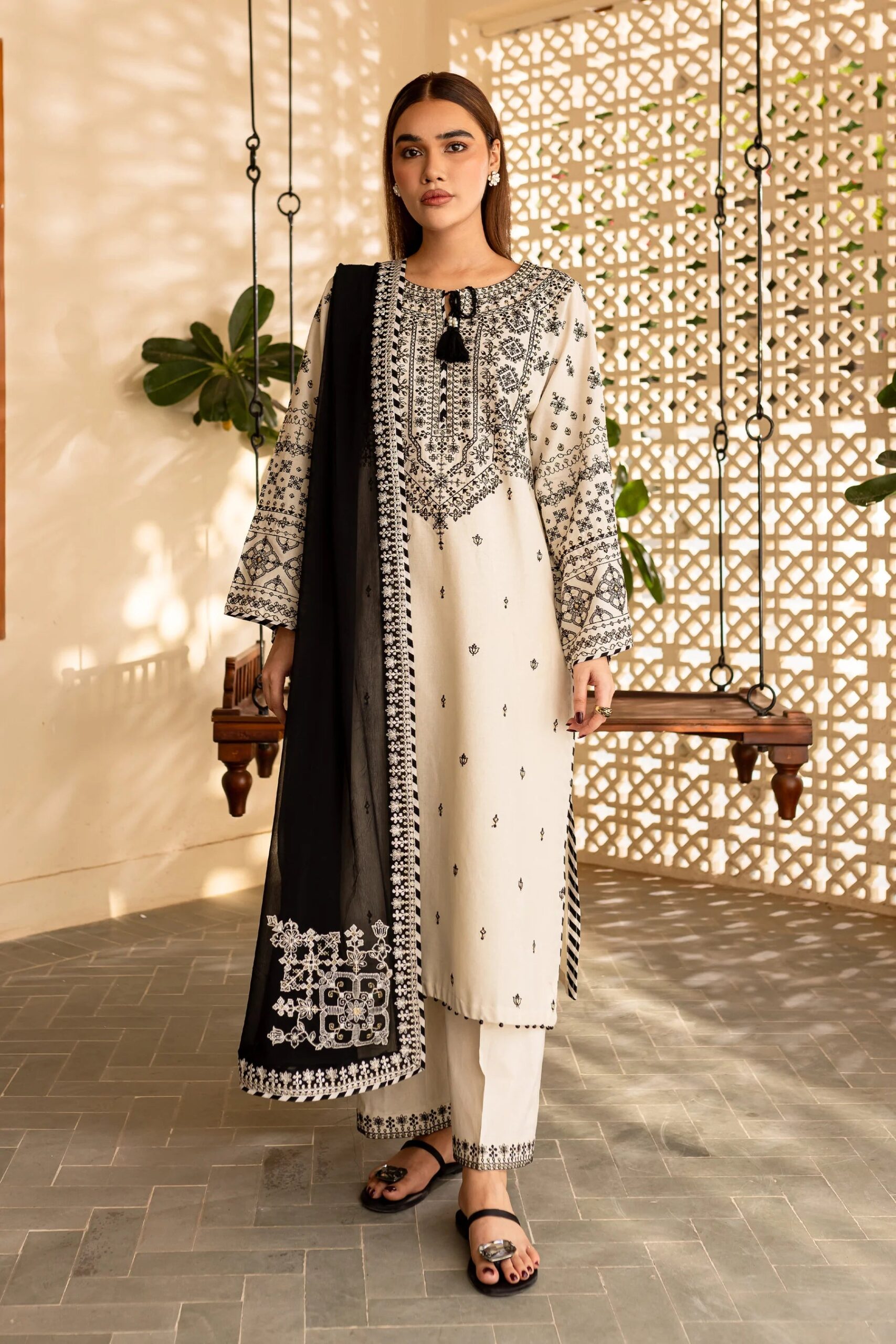 3 PIECE – EMBROIDERED LAWN – UNSTITCHED – 36087