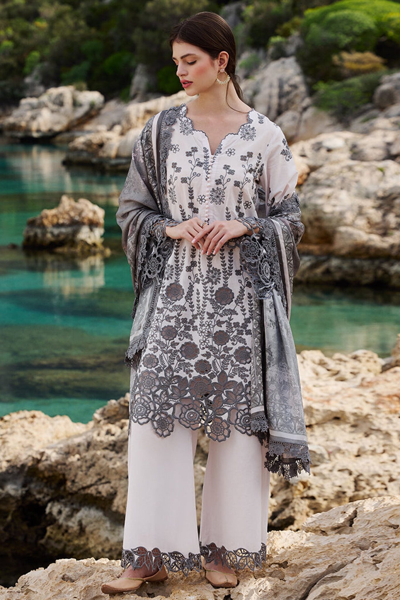 3 PIECE – EMBROIDERED LAWN – UNSTITCHED – 36061