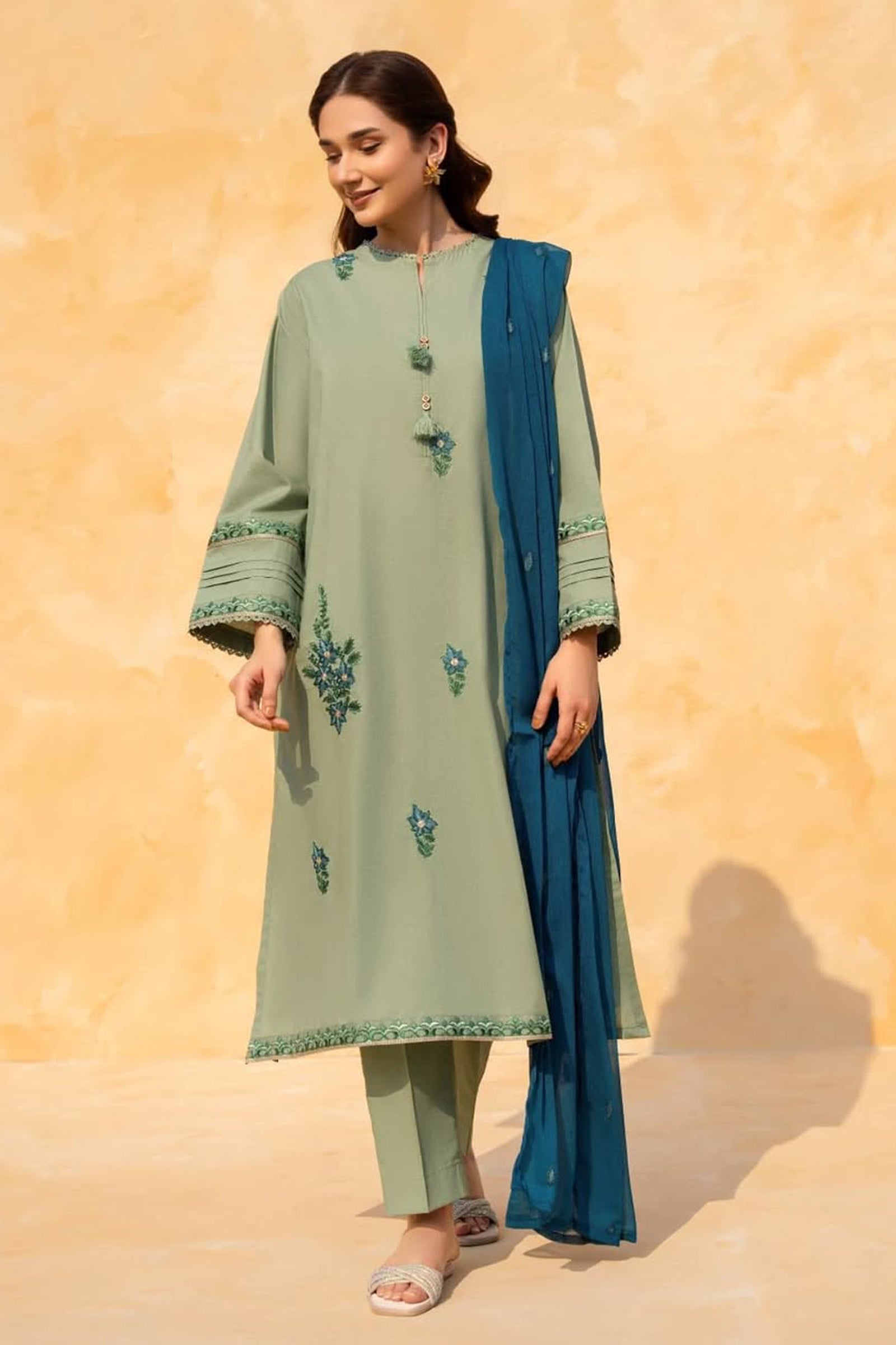 3 PIECE – EMBROIDERED LAWN – UNSTITCHED